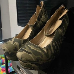 Camo Wedges